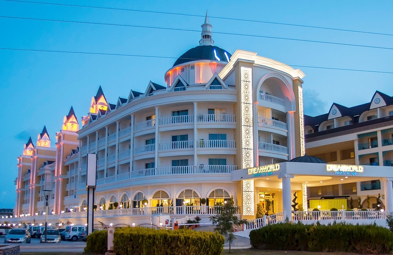 Dream World Resort & Spa